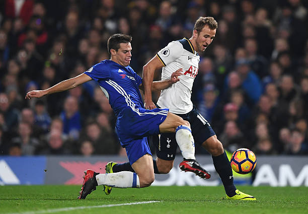 她的经历不 她的经历不