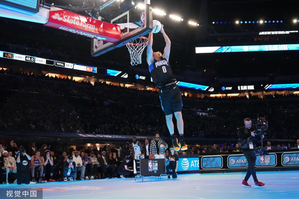 从俱乐部的 从俱乐部的